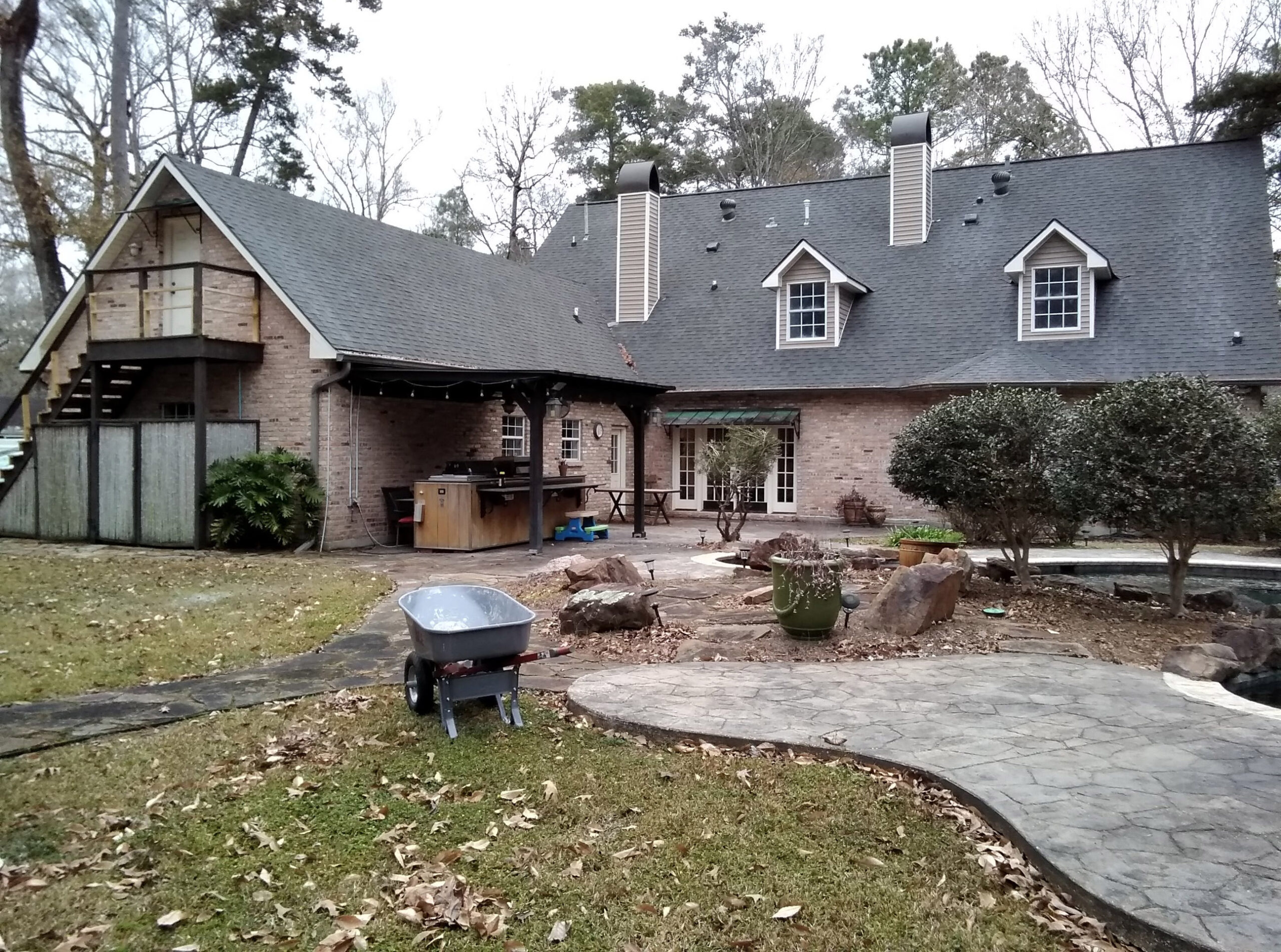 Cajun Soft Wash residential roof cleaning exterior