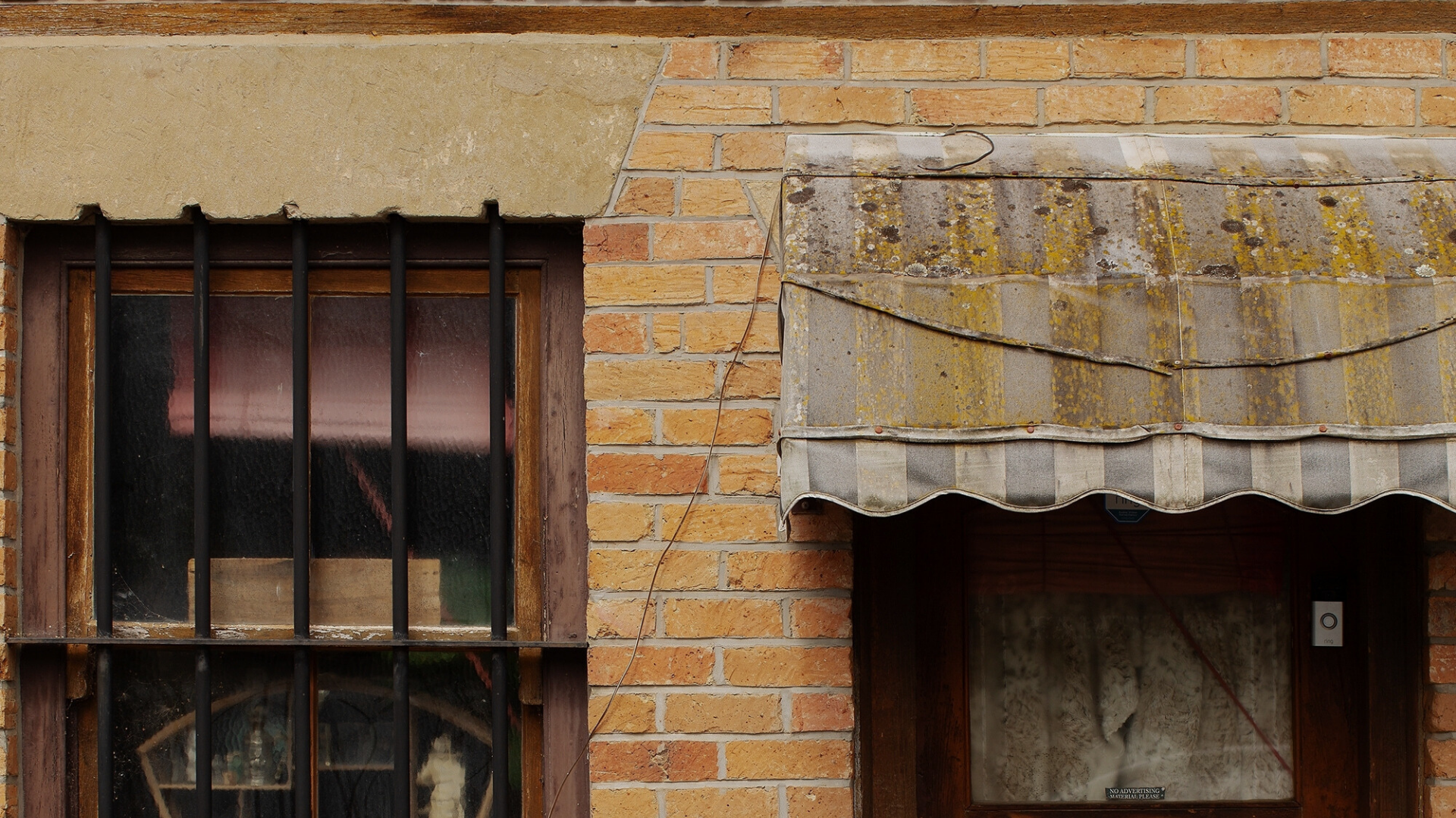 How to Clean an Awning with Mold: Louisiana's Guide